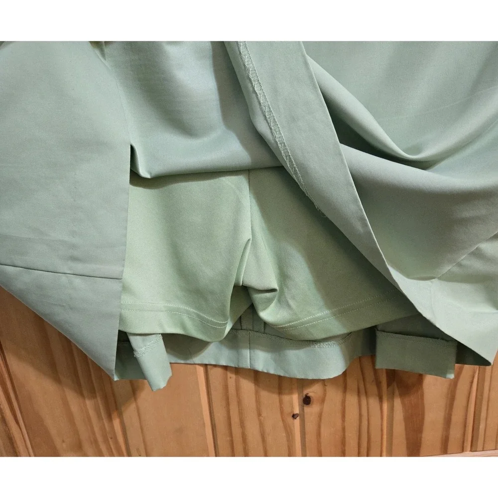 Izod Women's‎ Golf Skort Size 14 Green Excellent Condition
